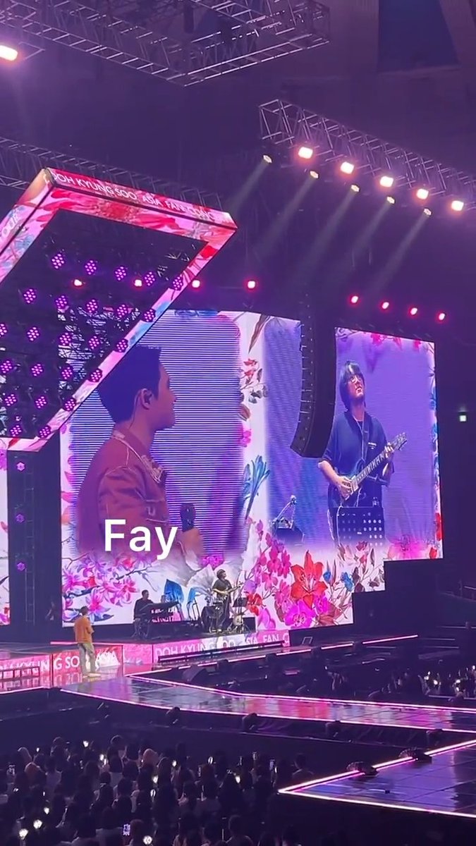 kdrama_menfess's tweet photo. •kdm• Choi Tae Joon juga dateng pas day 2, terus Park Shin Won abangnya Park Shin Hye jadi gitaris di fancon Kyungsoo https://t.co/MLgEclPn4X