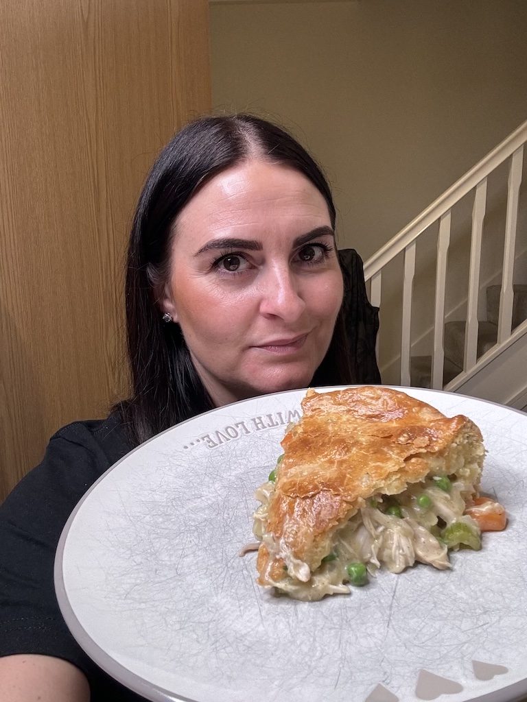 Mr_H_YouTube's tweet photo. Pretty proud of that Chicken Pot Pie.

Is this what you think of when you think of Chicken Pot Pie, or do you think of something similar to chicken and dumplings?

If you missed the video check out the link below

#mrhandfriends #cookingwithh #chickenpotpie #potpie #chickenpie https://t.co/KfbFa2VPJW