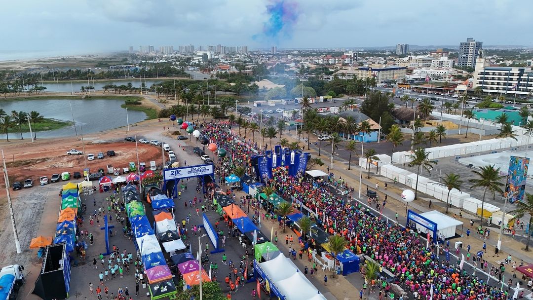 perunning's tweet photo. Domingo (13) mais de 6 mil corredores estiveram presentes na @21ksergiperun, atraindo corredores não apenas do Sergipe, mas do nordeste e de outras regiões brasileiras. Em 2025, em 26 de outubro, a prova passará a ser a Maratona de Aracaju. 

SAIBA MAIS: https://t.co/oRBkN7m7l2 https://t.co/fVs6sixz7k