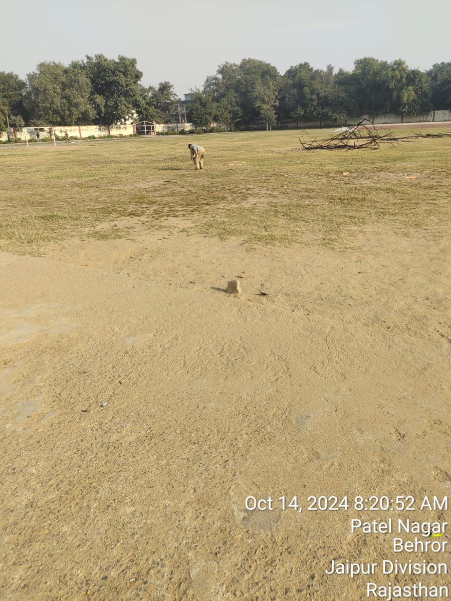 BehrorNagar's tweet photo. बहरोड़ स्टेडियम में दशहरा मेला में रावण दहन आयोजन से स्टडियम में हुई गंदगी को साफ कर स्वच्छ किया गया #SHS2024 #lsg_rajasthata #MoHUA_India #pmu_sbm_raj #SwachhBharatAbhiyan
#SUPBAN #MoHUA #SwachhataPakhwada #SwabhabSwachhata https://t.co/NcgFWMWBfe