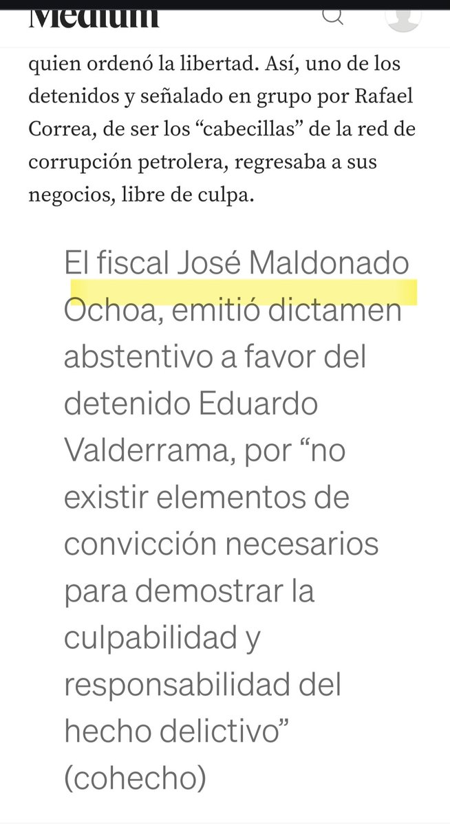 #URGENTE 
El sujeto de la imagen es el PRIMO materno del titular de Contraloria. Es mas o menos lo que fue Esteban para #PabloCeli. La <a href="/FiscaliaEcuador/">Fiscalía Ecuador</a> lo investiga por varios delitos en silencio. <a href="/XMauricioTorres/">Mauricio Torres</a> NO es distinto a Polit o Celi. Time to time! <a href="/AlmaMiaEcu/">Alma Mía La Única</a>