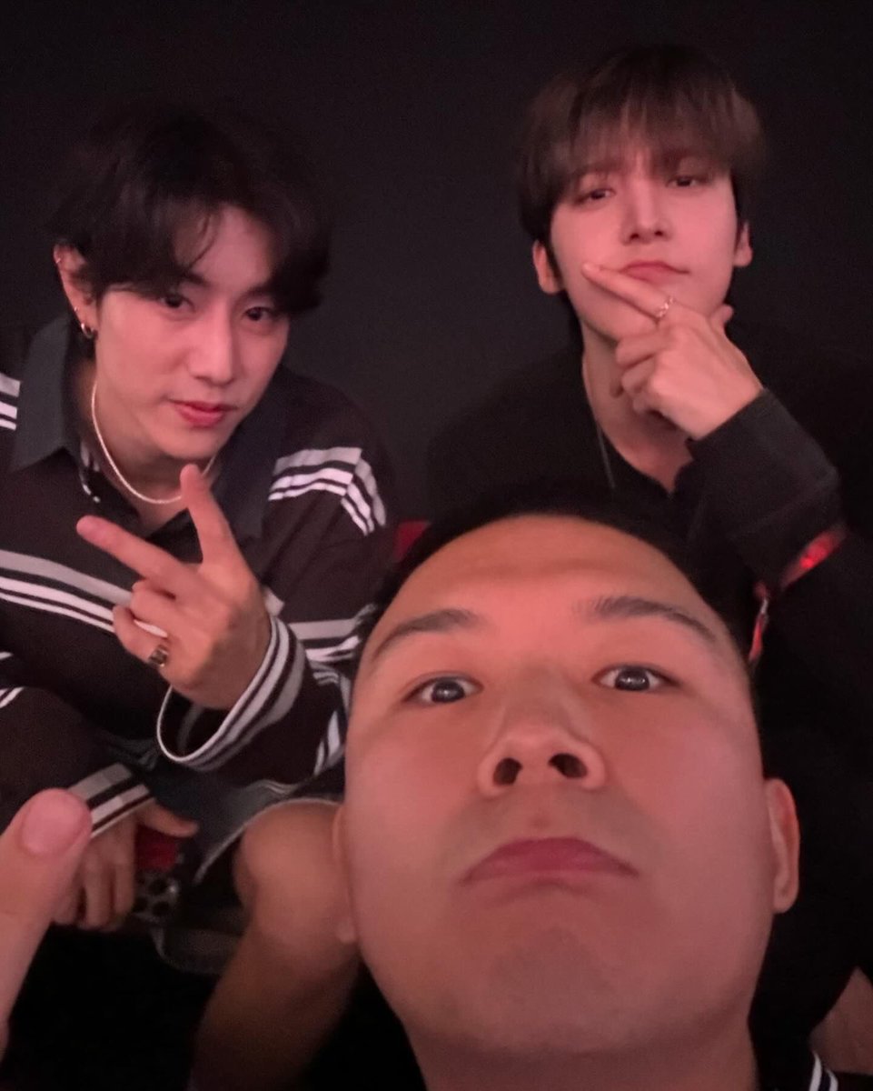 1024updates's tweet photo. [📷] Yunho and Mark on @.greenpls instagram post

#ATEEZ #에이티즈 #YUNHO https://t.co/acrojIK5xc