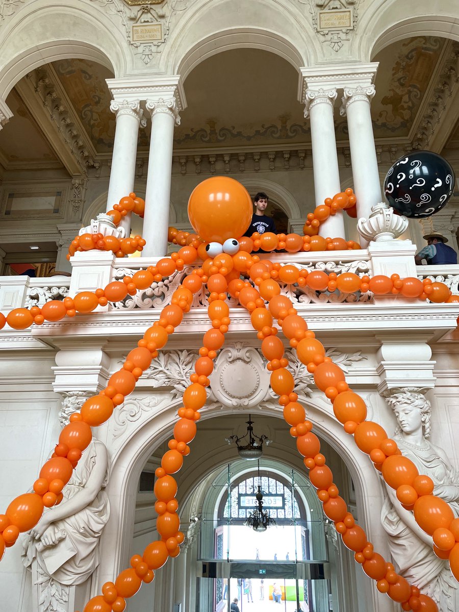 Ce week-end, le Palais des Sciences a accueilli plus de 2800 visiteurs🔬 

Merci  à tous d’être venus explorer, expérimenter et échanger avec nos 200  chercheurs passionnés. 
On se retrouve l’année prochaine pour encore plus de découvertes👩‍🔬

#SAPS #FDS2024 <a href="/poitiersfr/">Poitiers</a>