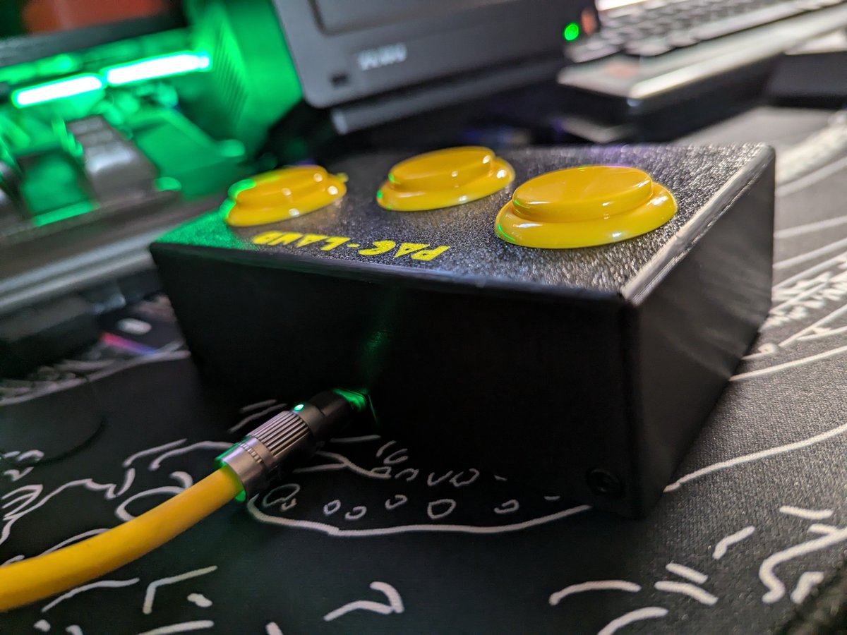 Clive_Frog_2_0's tweet image. A freshly printed case and some new buttons for my little #Pacland #X68000 controller tribute.

This is USB and works nicely on the #X68000z, #PC and #Android