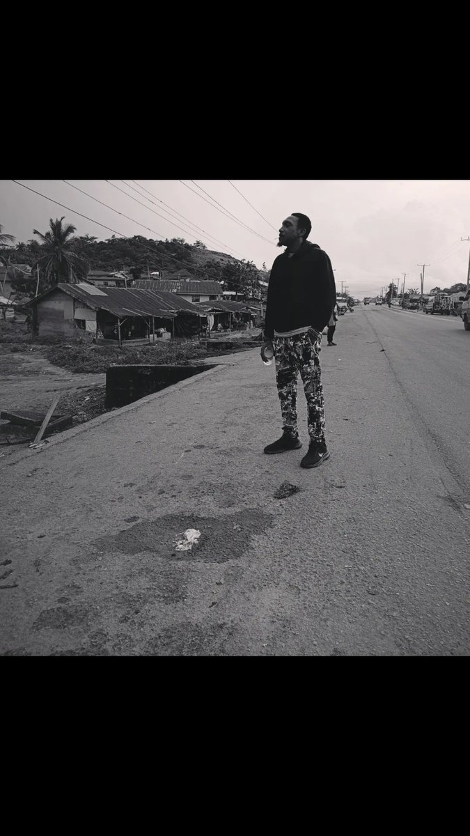 iAmSeunKentebe's tweet photo. Currently not in Lagos.
Something's cooking.
📸 @brutus_theactor
#GodAboveEverything #LifeOfAnActor #YearTwoThousandAndSeunKentebe #TheSeunKentebeSupremacy #TGHTalent #TGHMegastar #NewProjectLoading #WatchOut https://t.co/teQztIaFPH