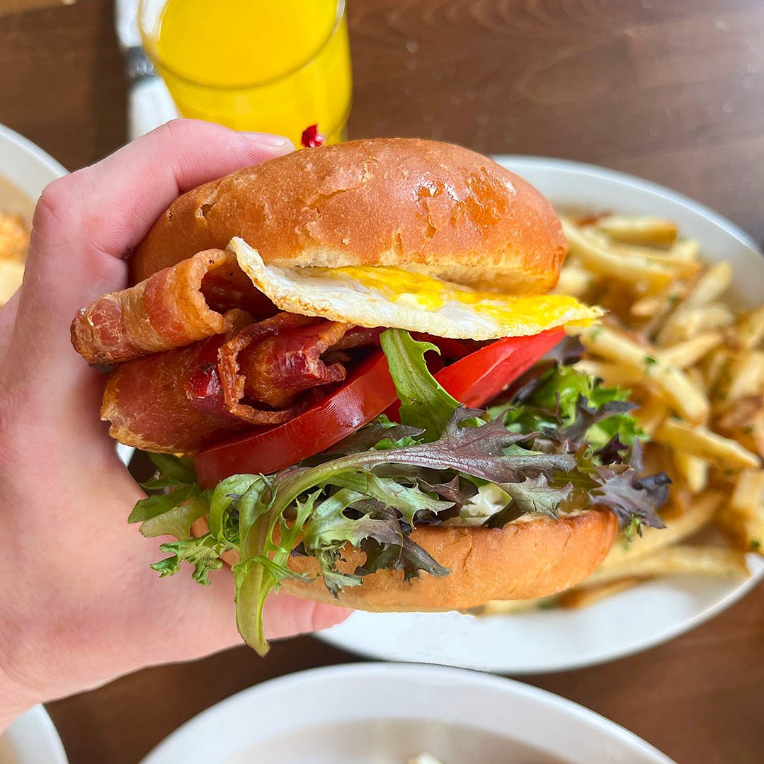 eatdimestore's tweet photo. When you realize BLTs could be even better… so you add an egg. It’s called evolution, sweetie. 🥓🥬🍅🍳 #BLTE #LevelUp #GlowUp https://t.co/luPwjXo7vU