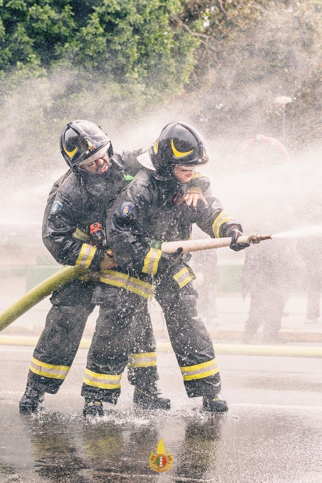 Imágenes del homenaje a nuestro patrono de compañía Cristoforo Colombo efectuado el pasado 12 de octubre en la caserma
Conoce más en sesta.cl/homenaje-crist…
<a href="/ItalyinChile/">Italy in Chile</a> 
#CBV1851 #vivereALLitaliana #SestaCBV #Valpo #Chile