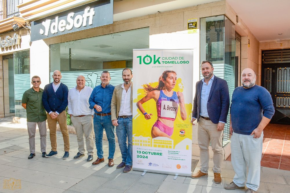 deSoftSpain's tweet photo. Ayer colaboramos en la #10kTomelloso 🏃‍♂️🌟. En deSoft apoyamos el deporte y la salud en Tomelloso. ¡Felicidades a la organización por su récord de participación y éxito! 🙌 #Deporte #Salud #Tomelloso https://t.co/EWaWHVjZK5
