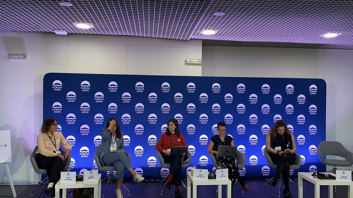 Panel set and panelist ready to discuss “Empowering media resilience in the mena region” @forum_2000
#Iraq #Lebanon #Palestine #Egypt