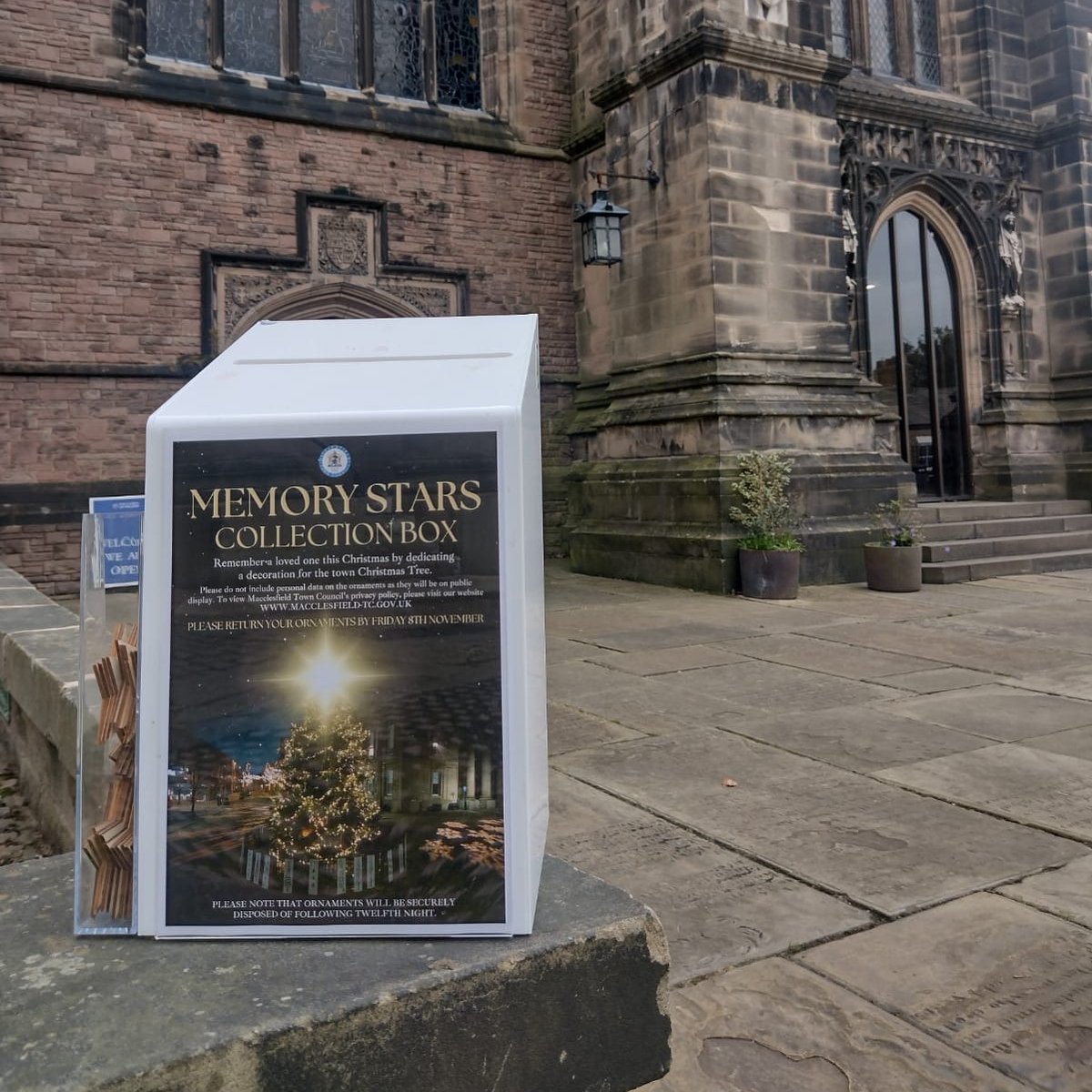 One of our most bittersweet moments at Christmas, is seeing the stars hanging on the tree in Market Place with their messages of love.

Stars are available at #Macclesfield VIC and St Mikes 

Stars need to be returned by the 5th November 

#MacclesfieldBetterTogether