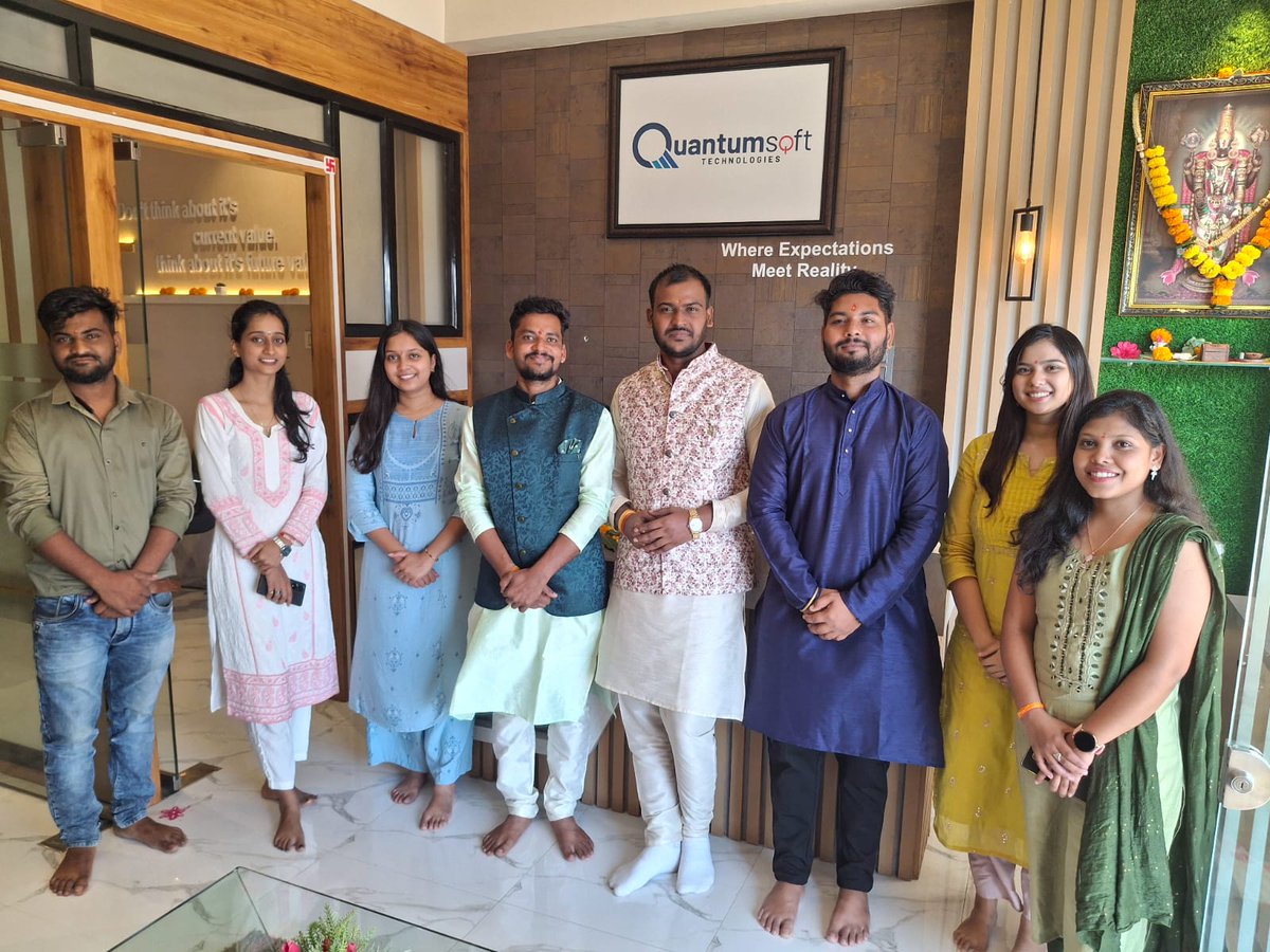 OpenFuture_Tech's tweet image. This Dussehra, let’s conquer our inner demons and fill our lives with positivity and light! 🔥✨
openfuture_technologies Wishing you a victorious and joyous Dussehra! 🙏 #HappyDussehra #VictoryOfGood #FestiveVibes&quot;