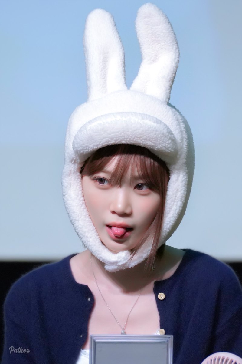 ssambbang_12's tweet photo. 241003 르세라핌 팬사인회 대구 채원

🎀😛

#르세라핌 #김채원
#LE_SSERAFIM #KIMCHAEWON https://t.co/GYGPVNhmtl