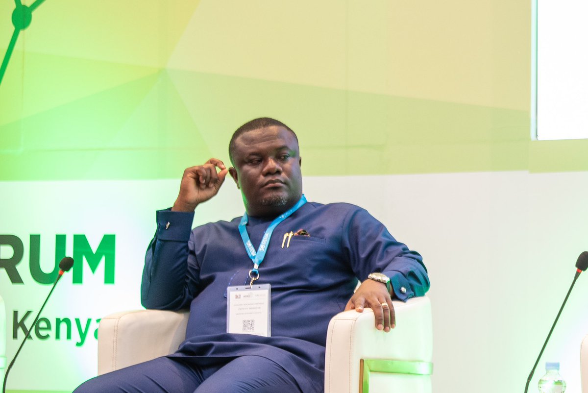 IRENA's tweet image. 🌍 The first panel at the #APRAfrica Investment Forum sparked dynamic discussions among ministers from APRA countries. 

They delved into national priorities and strategies, tackling real-life challenges their nations face in accelerating renewable energy deployment.