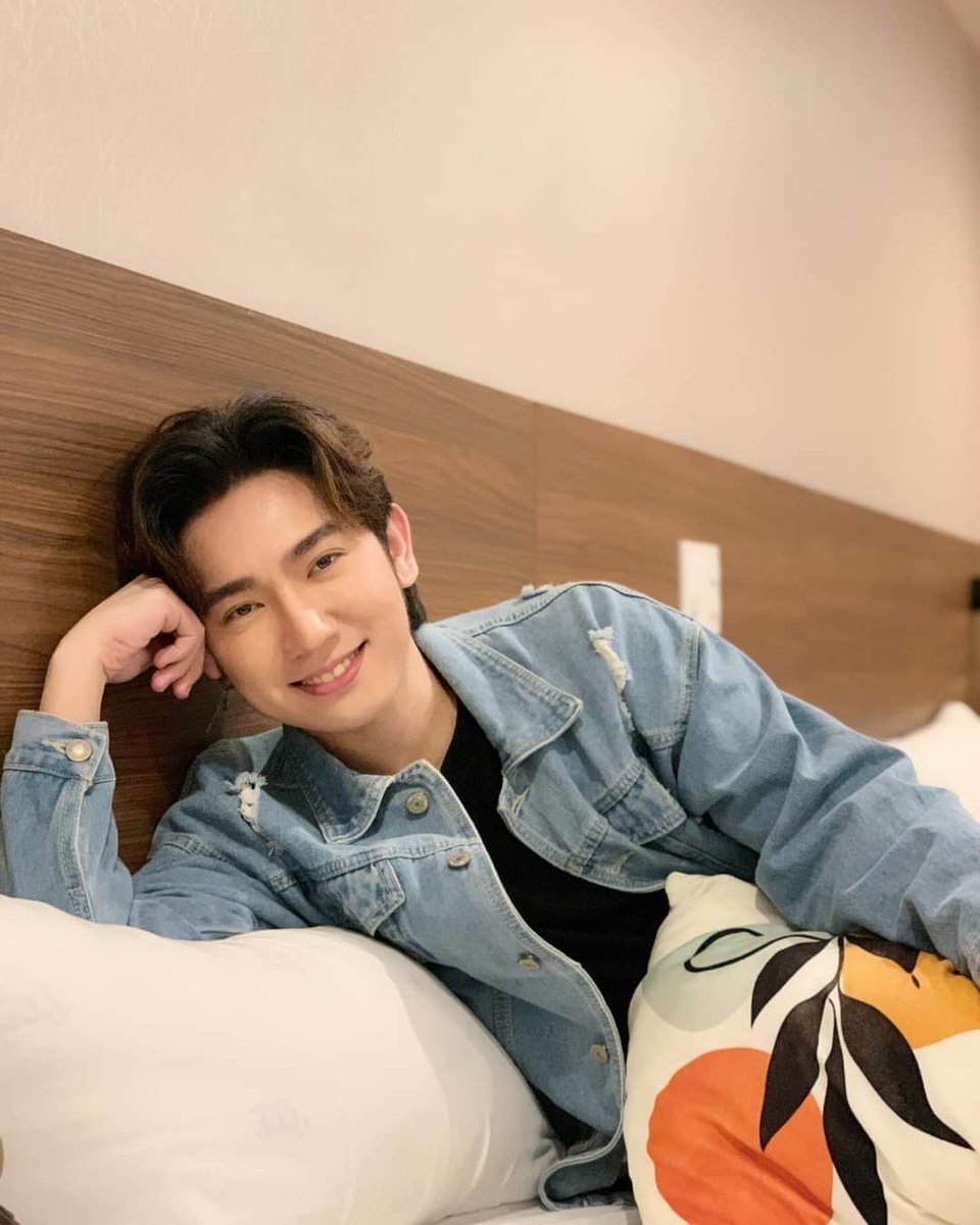 mommyprettyme's tweet photo. That kind of pose.. kasi mahal mo ang photographer 

JMDC ALLURES KIDAPAWAN

JMDCharms PanagIndigay

#JMDCxNVC https://t.co/9rw5TMjygF