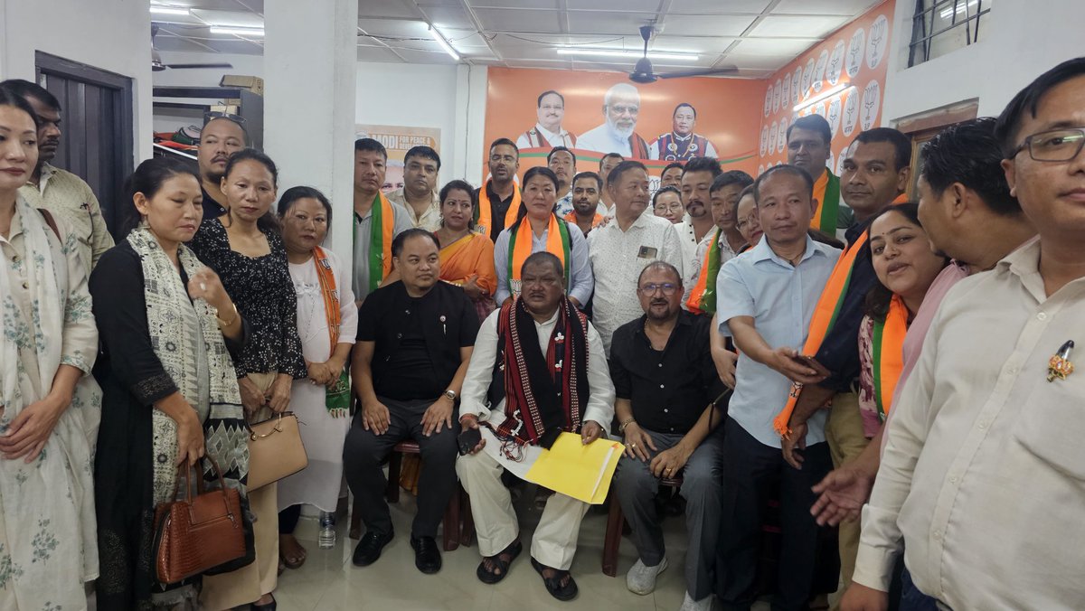 jualoram's tweet image. Met with our dedicated BJP Karyakarta in Dimapur, Nagaland. Discussed strategies to strengthen the organization and membership drive. #BJP #Nagaland #PartyWork #MembershipDrive