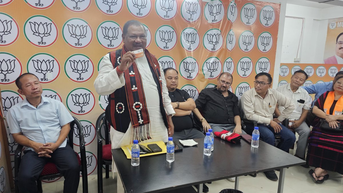 jualoram's tweet image. Met with our dedicated BJP Karyakarta in Dimapur, Nagaland. Discussed strategies to strengthen the organization and membership drive. #BJP #Nagaland #PartyWork #MembershipDrive