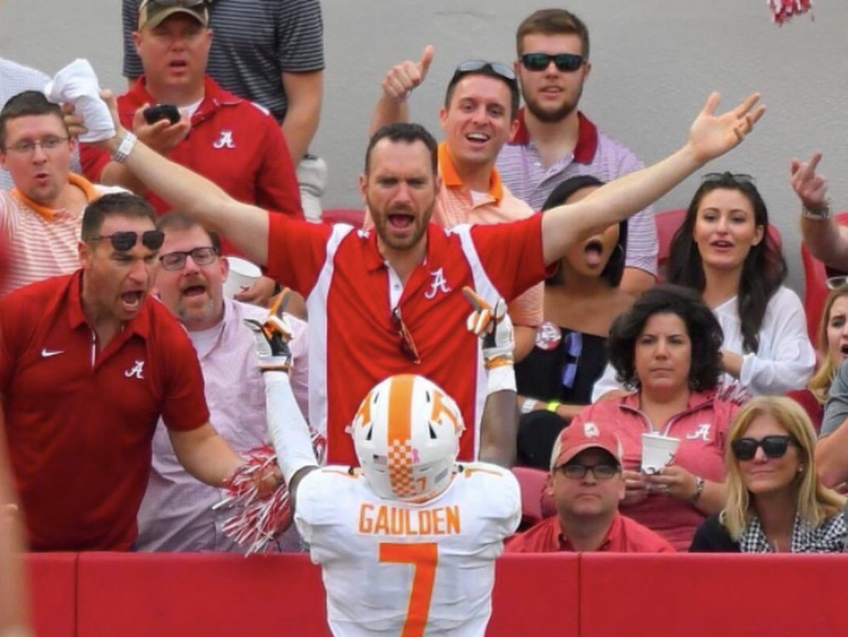 BarstoolTenn's tweet photo. IT’S ALABAMA HATE WEEK Y’ALL. 

FUCK THE ENTIRE STATE OF ALABAMA AND ALL THOSE WHO SUPPORT IT. https://t.co/KMpEzgIKAv