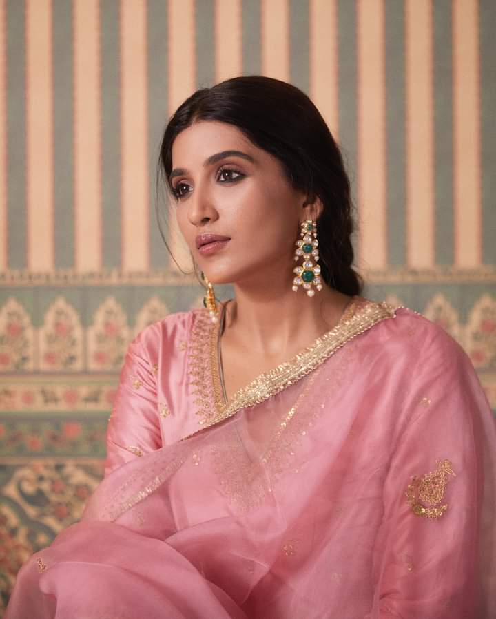 Asmi39884917's tweet image. You have captioned : &quot; Felt like a poetry &quot; 
I think you are the poetess too 

#NimritKaurAhluwalia