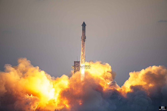 [Image: GZ2_vJAWQAofxkI?format=jpg&name=small]