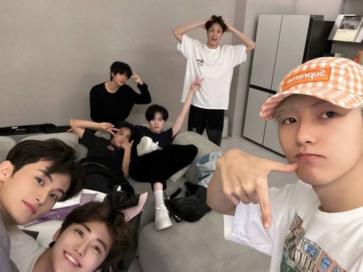marklopsemangka's tweet photo. I VOTE #NCTDREAM FOR MAMA FANS' CHOICE MALE CATEGORY ON #2024MAMAAWARDS https://t.co/3OeXVxmruE