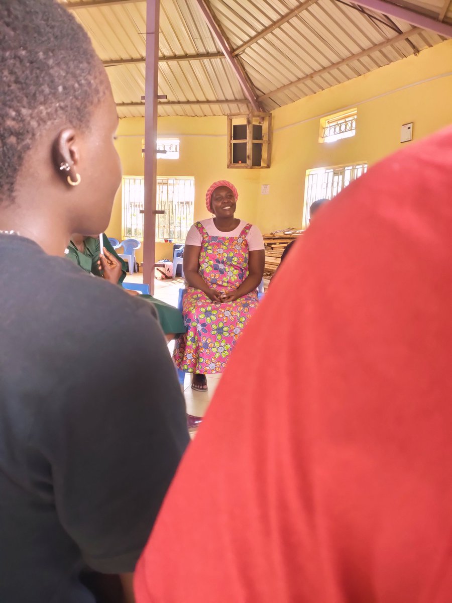 Re_NCommunities's tweet photo. Last week, we concluded the 3-day L.E.T Bootcamp in Webuye, led by @WaridiAsanteOrg in partnership with SfG ( Nigeria). 19 participants (9 female, 10 male) gained skills in self-awareness, design thinking, and financial literacy, tackling key community challenges. https://t.co/69dWcVw2cB