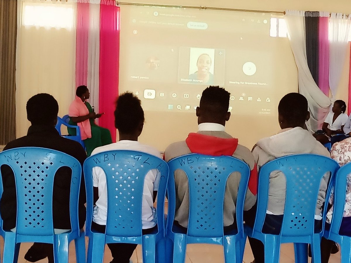 Re_NCommunities's tweet photo. Last week, we concluded the 3-day L.E.T Bootcamp in Webuye, led by @WaridiAsanteOrg in partnership with SfG ( Nigeria). 19 participants (9 female, 10 male) gained skills in self-awareness, design thinking, and financial literacy, tackling key community challenges. https://t.co/69dWcVw2cB