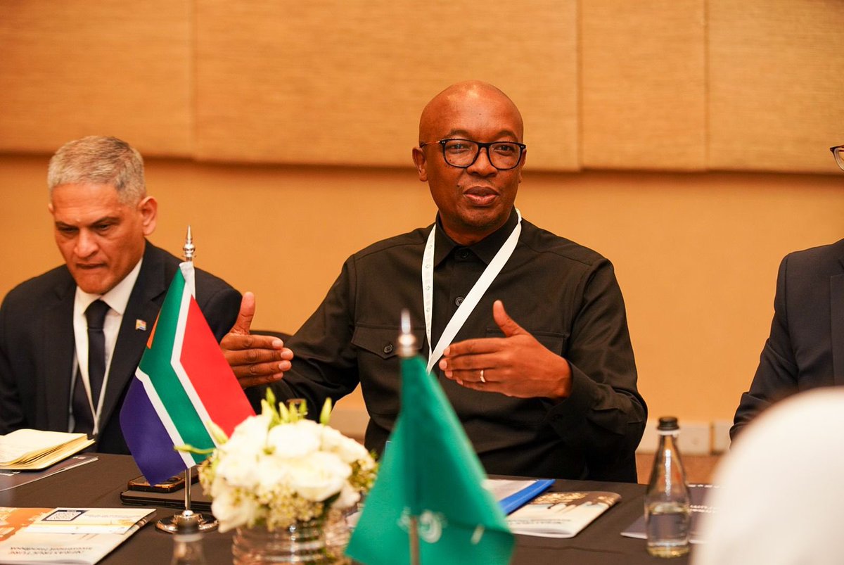 Brand_SA's tweet photo. HE. Parks Tau, South Africa’s Minister of Trade and Industry and Competition says that the #SASABusinessForum has created an opportunity to enhance economic relations and make for easier trade flow. 

“South Africa’s exports to Saudi Arabia grew from R6.6billion in 2022 to R8.1 billion in 2023. While trade remains commodity-based, South Africa wants to enhance the export of value-added goods and services to Saudi Arabia.”