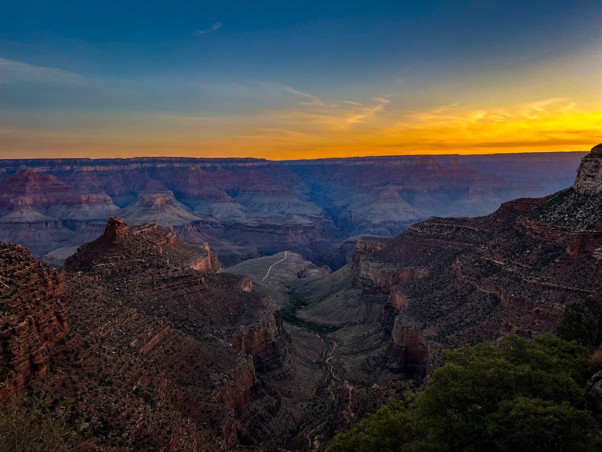 SiebertMyra's tweet photo. 16 hours, 24+ miles, 6400 foot assent-Grand Canyon Rim2Rim hike-✔️. The most physically challenging thing I have ever done. The soreness in my calves will fade but the sense of accomplishment &amp; memories will last a lifetime. #Rim2Rim #TheSiebertsAreHappyHikers #TheOnlyWayOutIsUp https://t.co/lUSF9C2thl