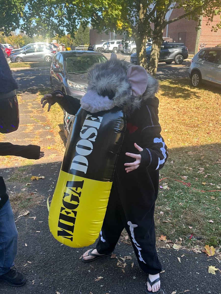 kitty_mutt's tweet photo. Birthday weekend was the goodest. All of the love to my partners and bestest friends for making life so fun https://t.co/YisxX919N7
