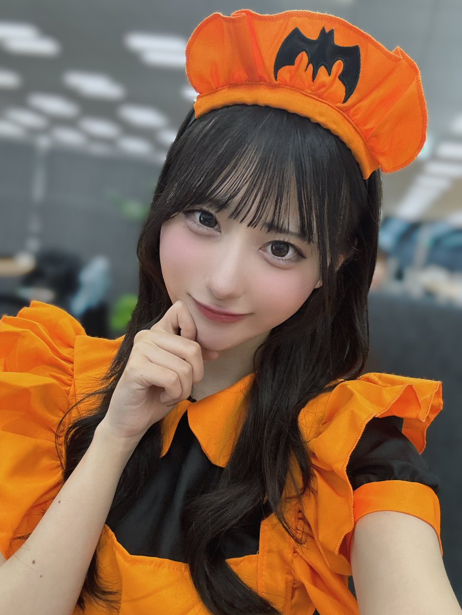 Rain Tree 綾瀬ことり 生写真 直筆サイン ハロウィンダイナー ヒキ 綾瀬ことり 直筆サイン入り生写真 ヨリ ハロウィンダイナー RainTree