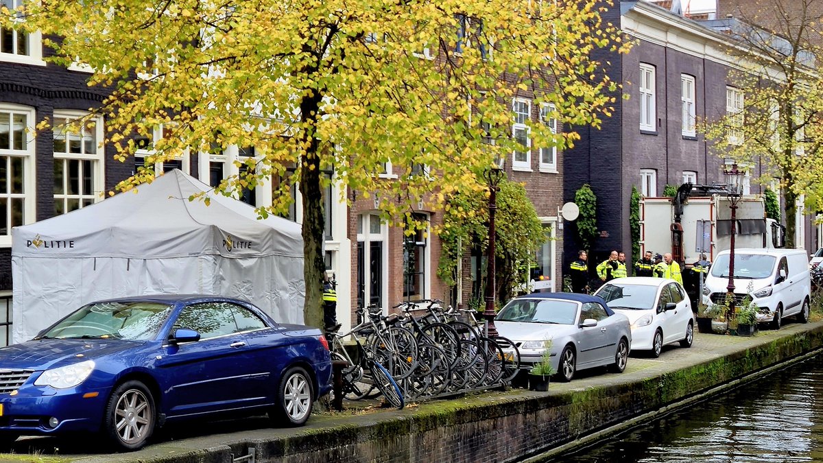 Dodelijke aanrijding met vuilniswagen in Amsterdam