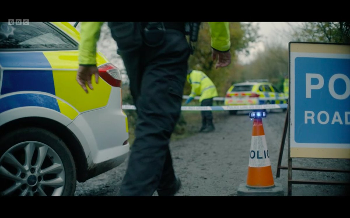 NightSearcher's tweet photo. Spotted! 👀 Pulsar NavStar on Showtrial! 
Illuminating a hit &amp; run scene in Officer X, our super-fast deployment hazard warning lights. To watch, tune into BBC 1 on Sundays at 9pm, or catch up on iPlayer. For product info. visit ↠ https://t.co/m1idKAcpwd #EmergencyServices https://t.co/jR10cFmSbp