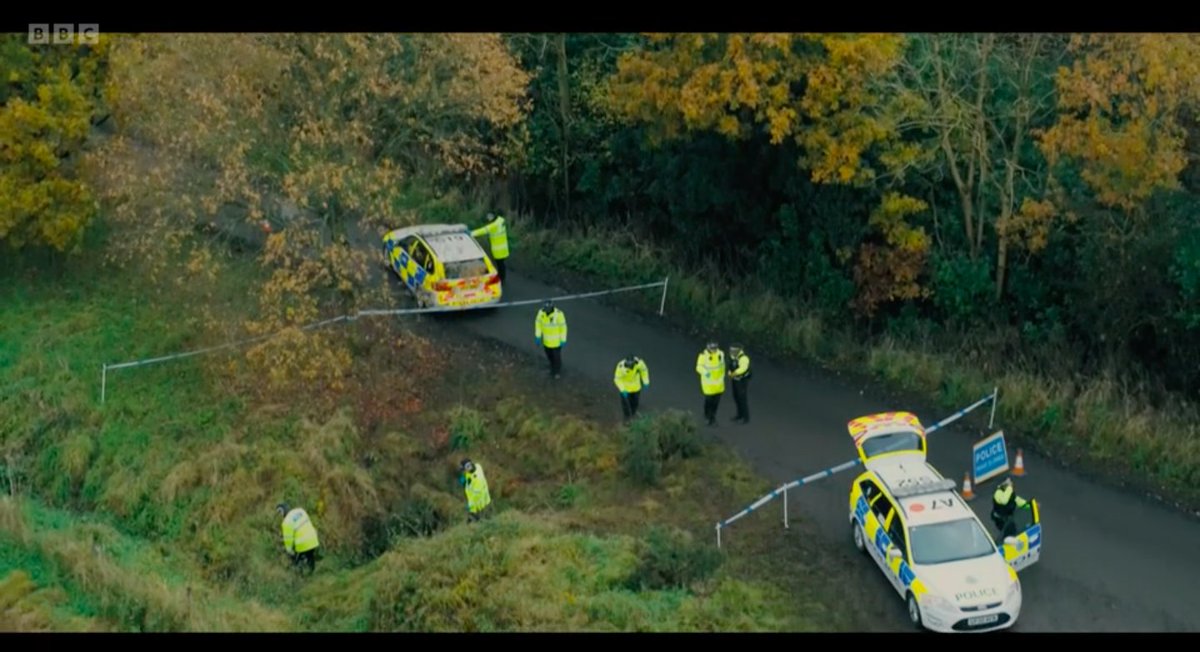 Spotted! 👀 Pulsar NavStar on Showtrial! 
Illuminating a hit &amp; run scene in Officer X, our super-fast deployment hazard warning lights. To watch, tune into BBC 1 on Sundays at 9pm, or catch up on iPlayer. For product info. visit ↠ eu1.hubs.ly/H0d0yb60 #EmergencyServices