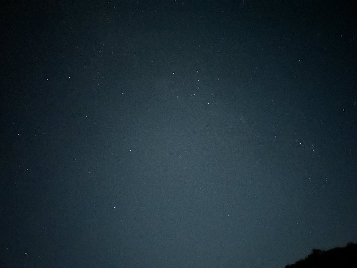 maaaaaa_1105's tweet photo. 星が見たくてキャンプしてる感🏕️寒いけどブランケットに2人で包まって星見るの最高なのよね〜〜〜 https://t.co/0TP7q94xHj