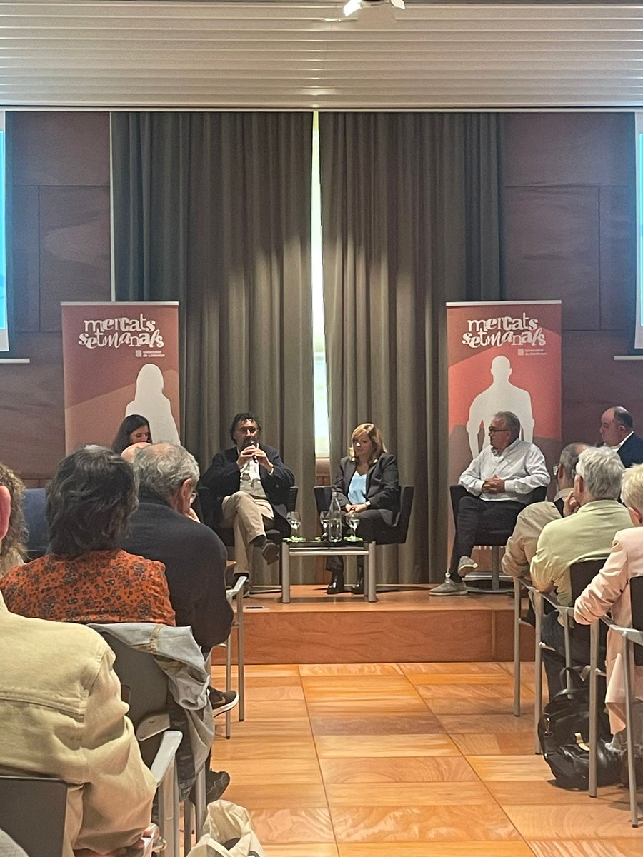 MERCATS 👥 | Avui hem assistit a la la 2a Trobada de Mercats Setmanals del <a href="/ccamcat/">Comerç, artesania i moda</a>, on hem participat a la taula rodona sobre la finalització de les autoritzacions als mercats de venda no sedentària. #MercatsTGN