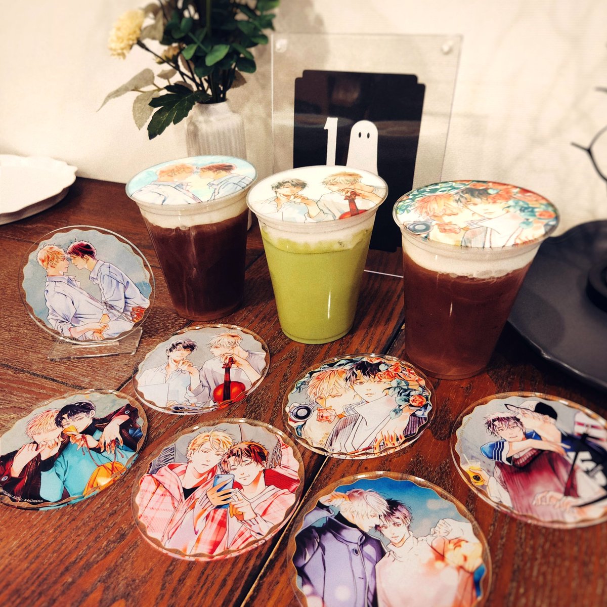 今日は横浜ビブレ店さまでのグラッテ納めでした!
2巻まとめ~とはしゃぎ「五十鈴さんに捧げる」と抹茶ラテも注文し、コースター全種並べ、2巻といったらこれでしょ~とバイクデートシールも飾り🏍️
気持ちいい陽気のなかドリンクを飲み、クッキーを食べ…🍪
最後までほんとに楽しかったです‼感謝🫶