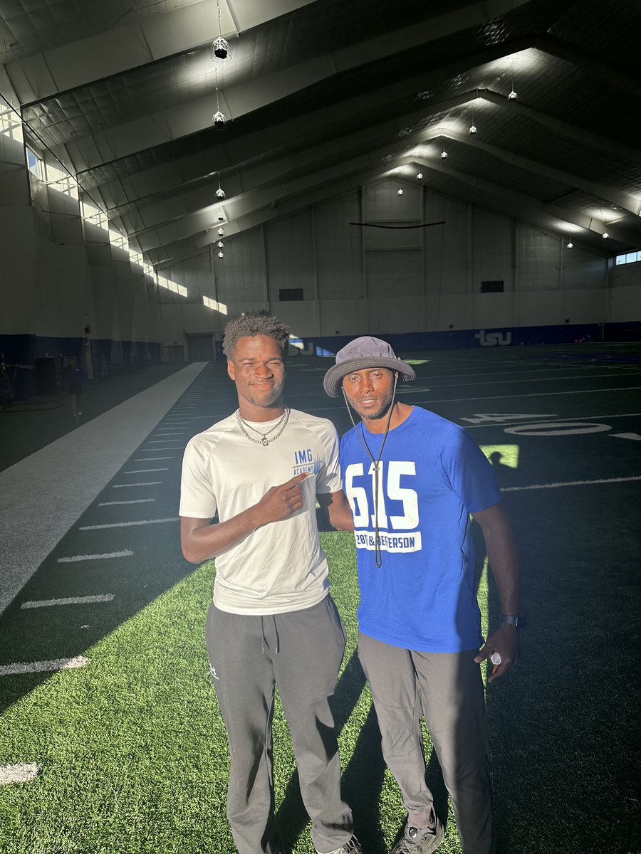Mikeyhunt727's tweet photo. The 🫶💙is real at @TSUTigersFB from @FirstTake @stephenasmith @ShannonSharpe being on campus to the alumni and the coaching staff @CoachMcNutt @EddieGeorge2727 @CoachBFish25 @TSUFbrecruiting thank you for the opportunity to see what the future holds in Godspeed‼️

@CoachJuwanIMG @IMGAFootball @CoachPondIMG @TheCoachHolman 

#RoarCity x #GUTS