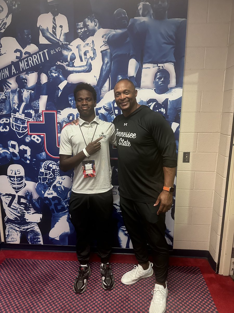 Mikeyhunt727's tweet photo. The 🫶💙is real at @TSUTigersFB from @FirstTake @stephenasmith @ShannonSharpe being on campus to the alumni and the coaching staff @CoachMcNutt @EddieGeorge2727 @CoachBFish25 @TSUFbrecruiting thank you for the opportunity to see what the future holds in Godspeed‼️

@CoachJuwanIMG @IMGAFootball @CoachPondIMG @TheCoachHolman 

#RoarCity x #GUTS