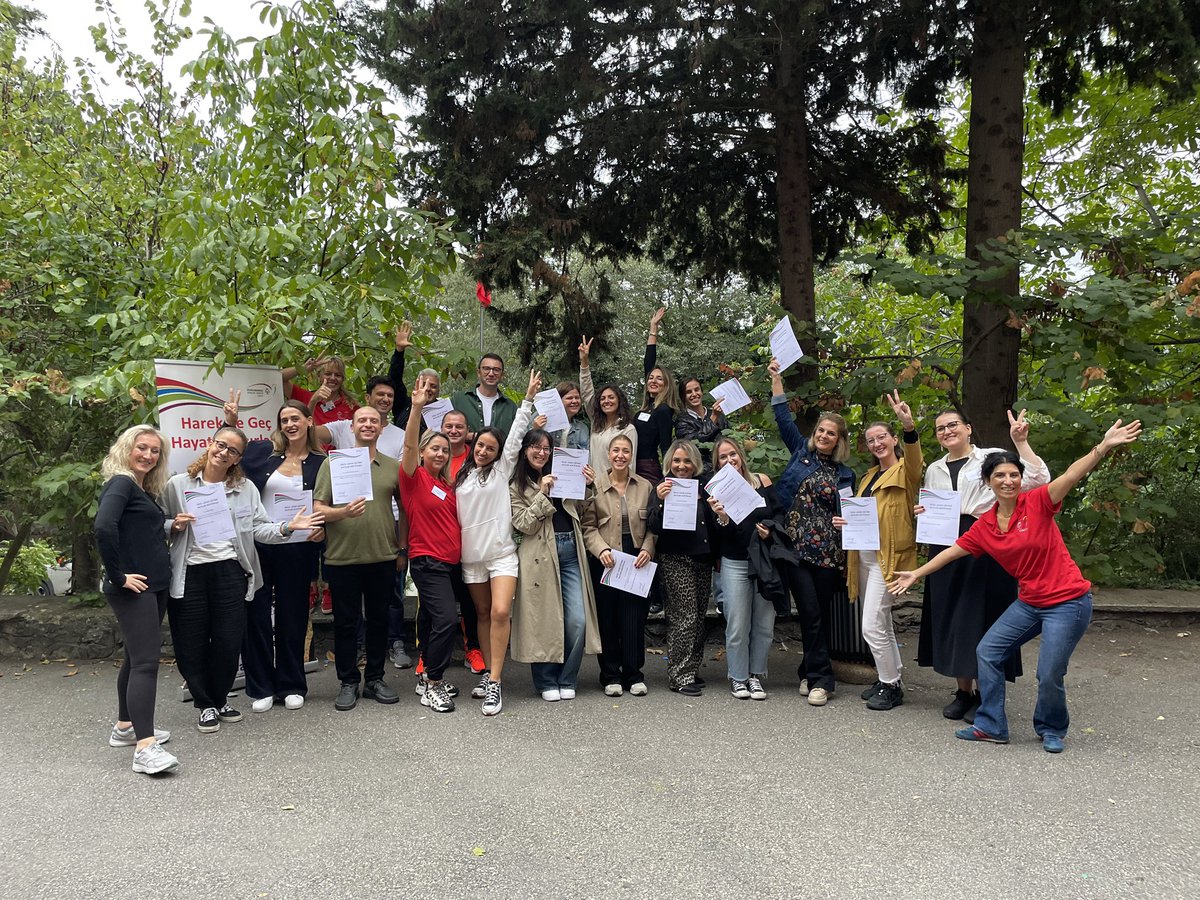 intawardTR's tweet photo. 12 Ekim 2024 tarihinde Kandilli Kız Lisesi (@kandillikl) ev sahipliğinde gerçekleştirdiğimiz Ödül Lideri eğitiminde aramıza katılan yeni gönüllülerimize "Hoş Geldiniz" diyoruz. 

#kişiselgelişim #yetişkineğitimi #gönüllülük #liderlik #mentörlük #uluslararası #gençlik #sertifika https://t.co/ueLzR45Yd2