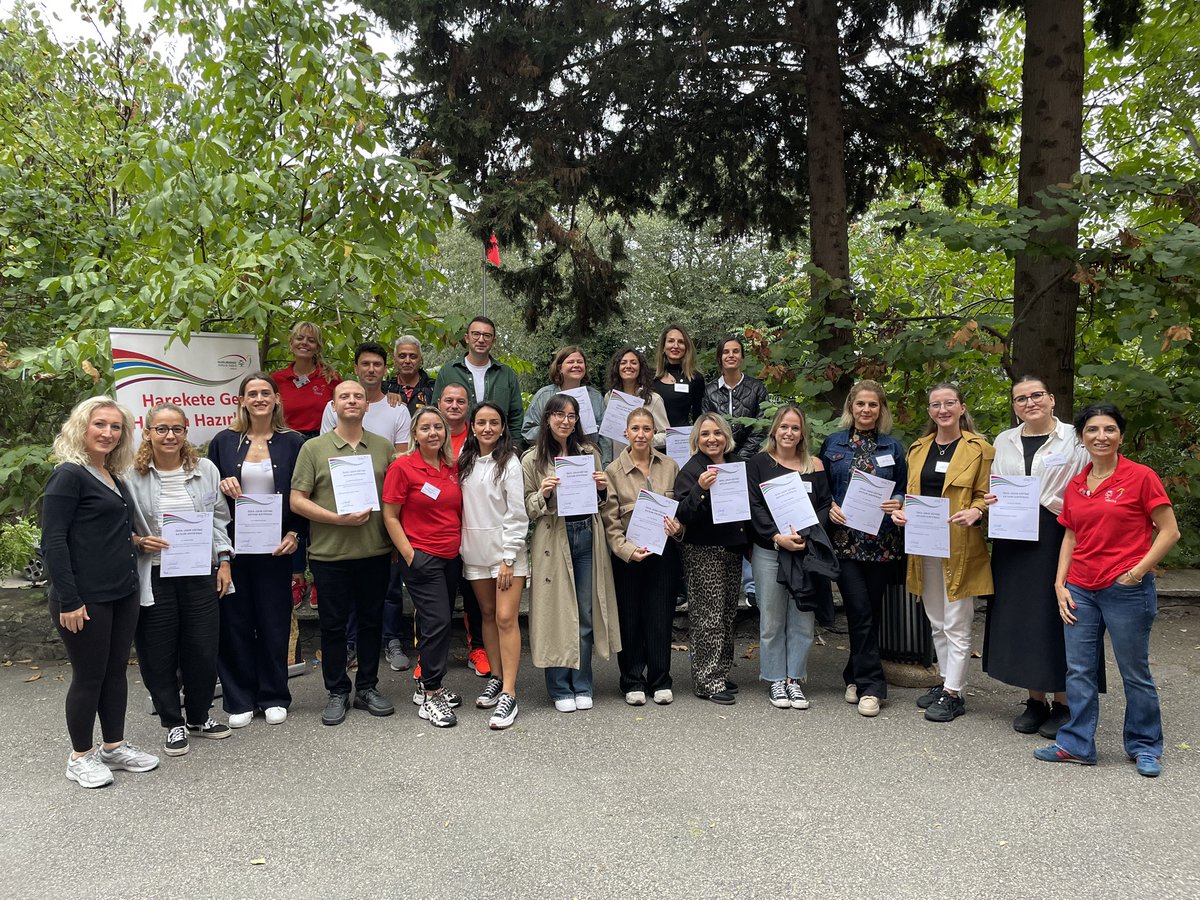 intawardTR's tweet photo. 12 Ekim 2024 tarihinde Kandilli Kız Lisesi (@kandillikl) ev sahipliğinde gerçekleştirdiğimiz Ödül Lideri eğitiminde aramıza katılan yeni gönüllülerimize "Hoş Geldiniz" diyoruz. 

#kişiselgelişim #yetişkineğitimi #gönüllülük #liderlik #mentörlük #uluslararası #gençlik #sertifika https://t.co/ueLzR45Yd2