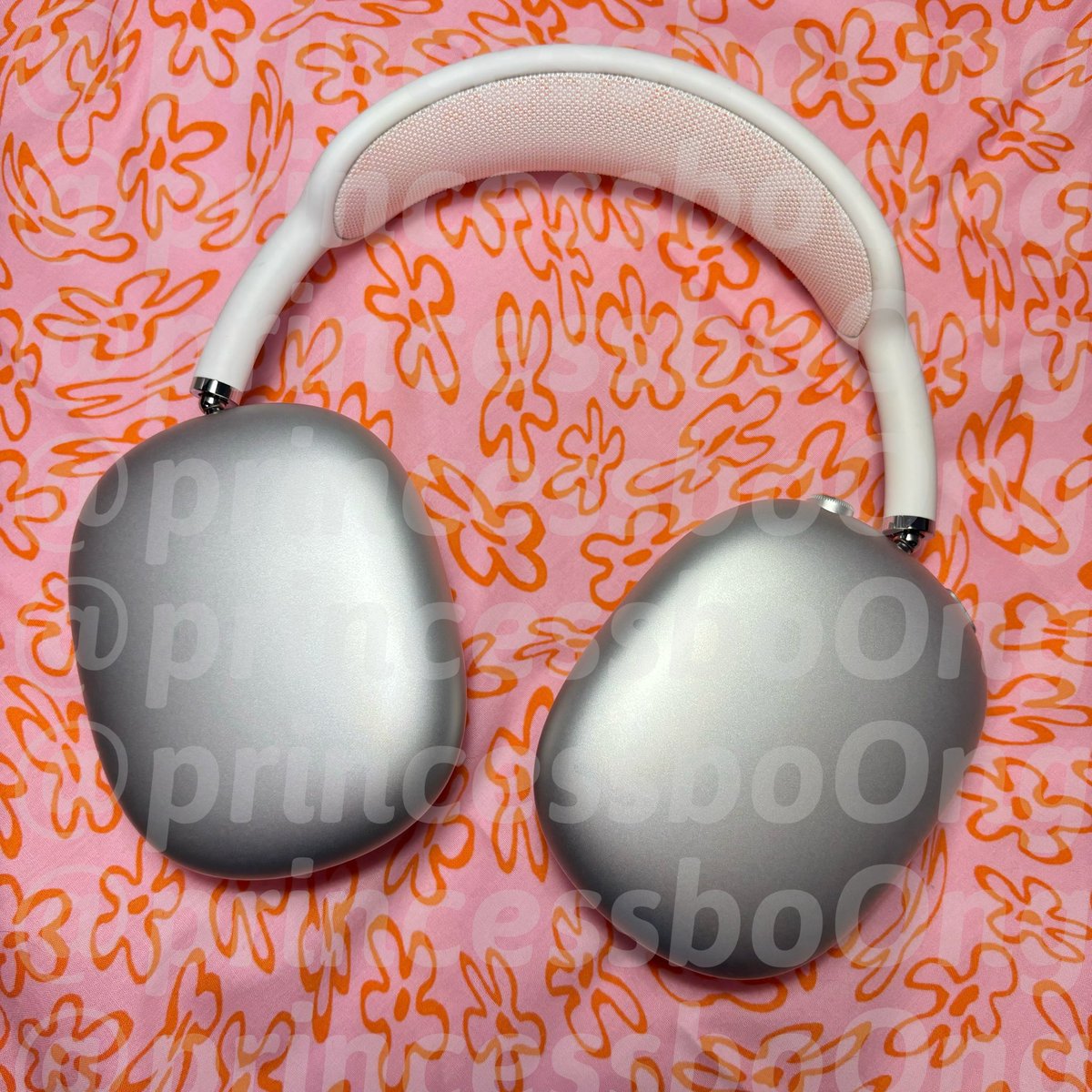 princessboOng's tweet photo. ส่งต่อ airpods max สี silver 🎧
11,500 (shop 19,900)
ใหม่มาก สายชาร์จยังไม่เคยแกะ
ใช้งานน้อย ด้านบนไม่ย่น
นัดรับ ม.รังสิต ฟิวเจอร์ bts อารีย์
รฟฟสายแดงเข้ม เซนลาด
*ประกันหมดแล้วนะคะ*
 #airpodsมือสอง #ส่งต่อairpods #airpodsมือ2 #ขายairpods #หูฟังมือ2 #airpodmax #ส่งต่อairpodsmax https://t.co/lojPfxjv3a