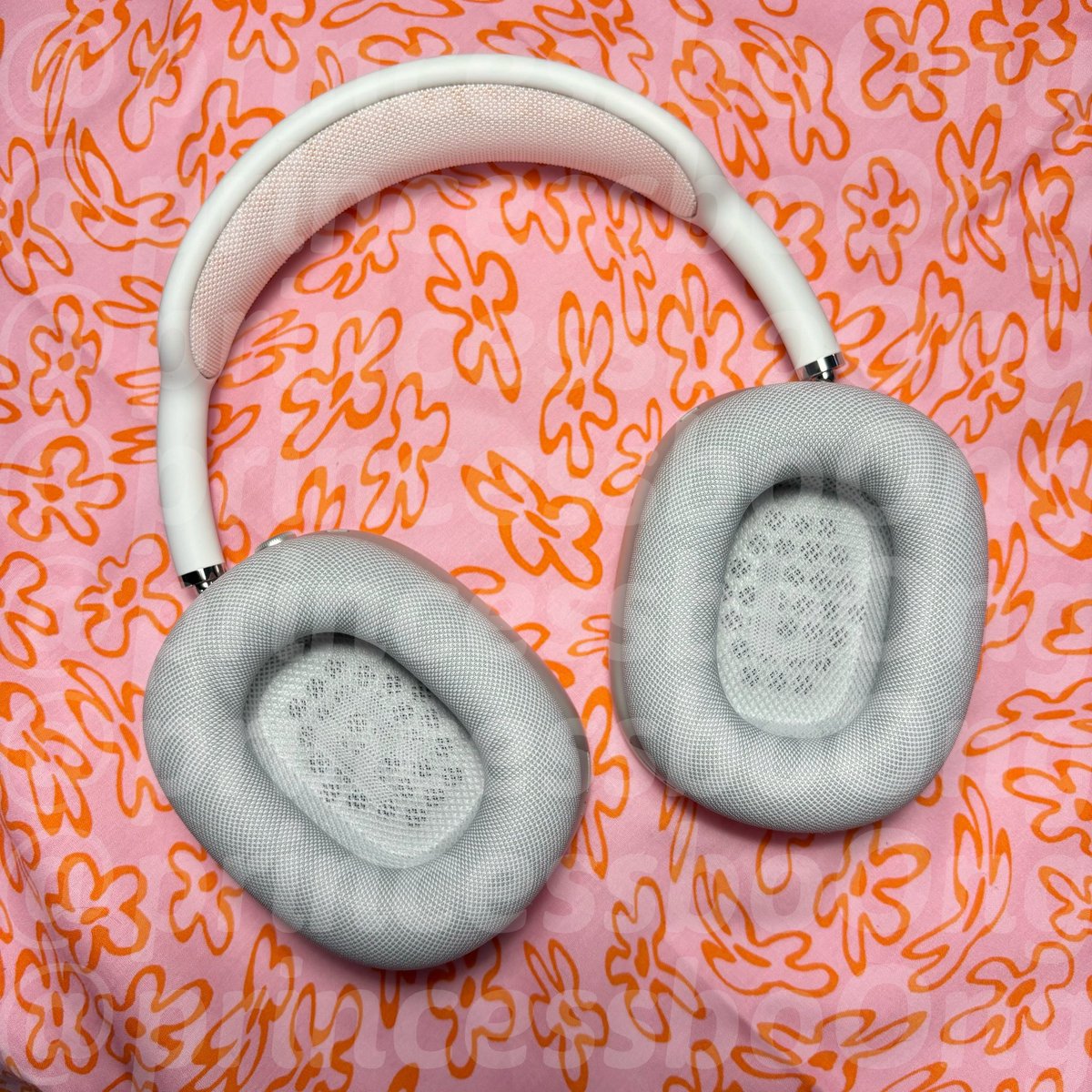 princessboOng's tweet photo. ส่งต่อ airpods max สี silver 🎧
11,500 (shop 19,900)
ใหม่มาก สายชาร์จยังไม่เคยแกะ
ใช้งานน้อย ด้านบนไม่ย่น
นัดรับ ม.รังสิต ฟิวเจอร์ bts อารีย์
รฟฟสายแดงเข้ม เซนลาด
*ประกันหมดแล้วนะคะ*
 #airpodsมือสอง #ส่งต่อairpods #airpodsมือ2 #ขายairpods #หูฟังมือ2 #airpodmax #ส่งต่อairpodsmax https://t.co/lojPfxjv3a