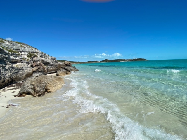 sweetescapetci's tweet photo. Indulge in #TurksAndCaicos #BeachfrontRentals at #SweetEscapeTCI! Luxury & relaxation meet #PristineBeach. Visit https://t.co/s1dZjfN815 to book #OceanfrontLiving today!
#IslandGetaway #LuxuryBeachVacation #TropicalRetreat #TurksAndCaicosVacation #BeachsideBliss #LuxuryTravel https://t.co/PMm07x550d