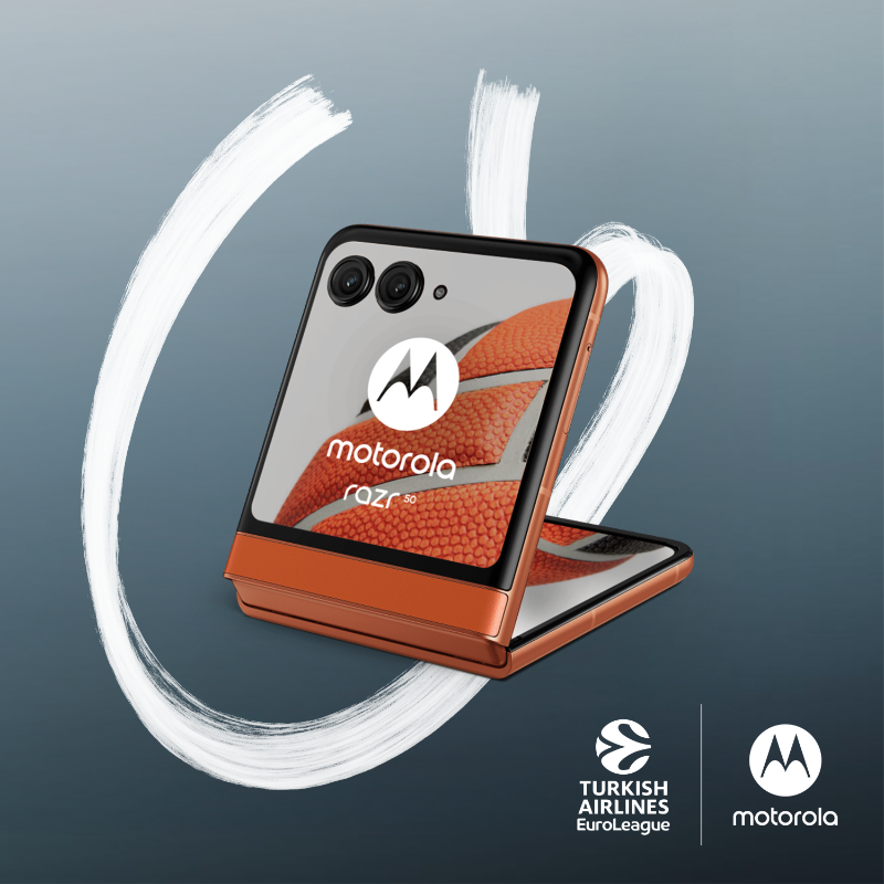 Moto's tweet photo. Together, we’re flipping the game…on and off the court🔥📸🏀
@EuroLeague #hellomoto #helloeuroleague #razr50 #FlipTheScript