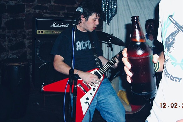 estoesoro's tweet photo. 🔥 18 AÑOS, MIL GUITARRAS, 10 DEDOS 🔥

ORO 💘𝟭𝟴 𝗔𝗡̃𝗢𝗦, 𝟭𝟴 𝗖𝗔𝗡𝗖𝗜𝗢𝗡𝗘𝗦.
➤ VIERNES 18 OCTUBRE → 22hs
➤ DUCON (Durazno y Convención)
➤ 𝗖𝗔𝗣𝗔𝗖𝗜𝗗𝗔𝗗 𝗟𝗜𝗠𝗜𝗧𝗔𝗗𝗔
➤ Entradas bonificadas → https://t.co/XLZcfCNaRv https://t.co/qdwNe8UfAp