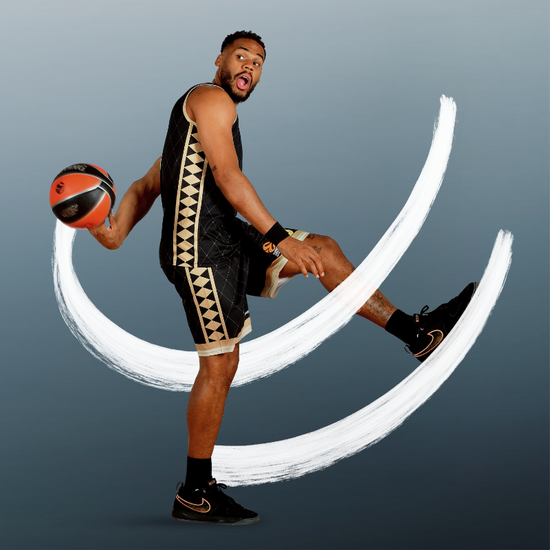 Moto's tweet photo. Together, we’re flipping the game…on and off the court🔥📸🏀
@EuroLeague #hellomoto #helloeuroleague #razr50 #FlipTheScript