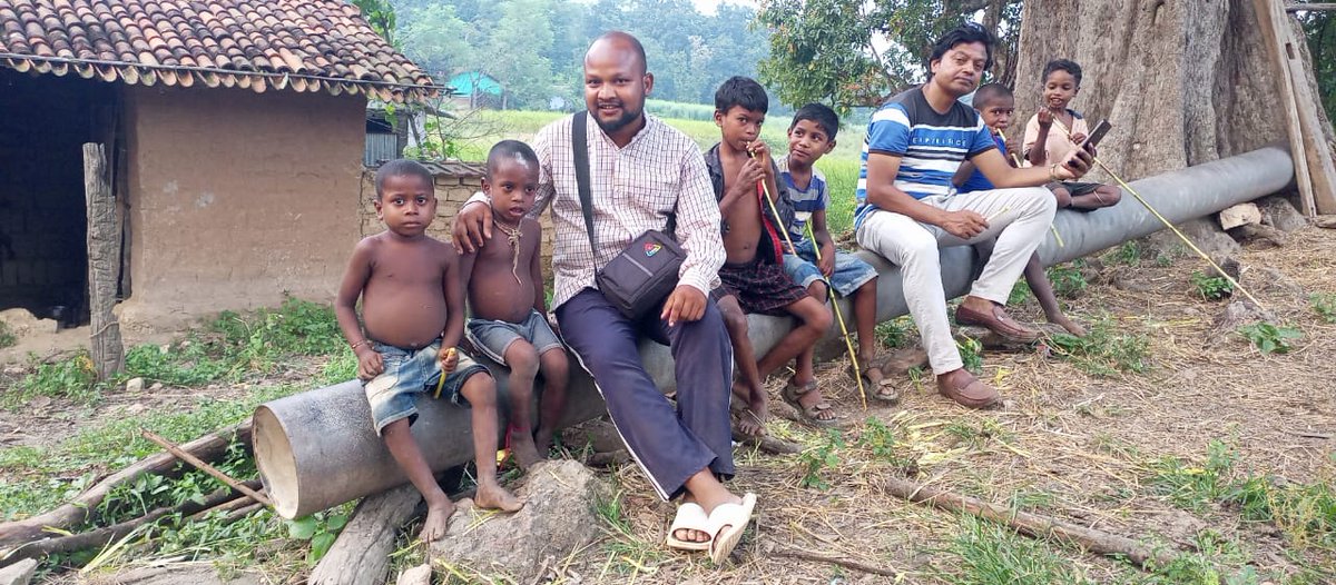 यह दृश्य है <a href="/DC_Chaibasa/">DC West Singhbhum</a> महोदय सदर प्रखंड के ग्राम रोड़ो का जहाँ <a href="/UNICEFIndia/">UNICEF India</a> ने कुपोषण मुक्त जिला पश्चिम सिंघभूम दर्शा कर अवार्ड से भी सम्मानित <a href="/PRDChaibasa/">IPRD, West Singhbhum</a> पर दुःखद है कुपोषण सिर्फ कागजातो पर ही मुक्त होता है असल में नहीं <a href="/prdjharkhand/">IPRD Jharkhand</a> <a href="/PMOIndia/">PMO India</a> <a href="/UNICEF/">UNICEF</a>