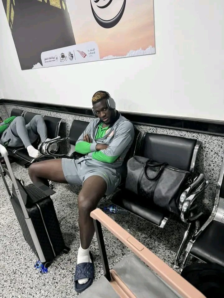 Harrisonlo93296's tweet photo. Comrades no dey sleep while on duty
Comrade sleep keh Wety do him steeze
@boniface_jrn https://t.co/l0rlqWgjHO