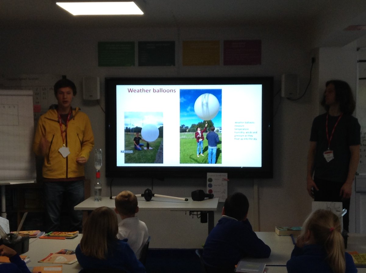 HillsideYr4's tweet photo. This morning we had two PhD students from @UniRdg_Met to talk to us about weather.  We learned lots about how the weather is studied and measured.  This led to us asking lots and lots of questions! https://t.co/jL2zz4FK5z