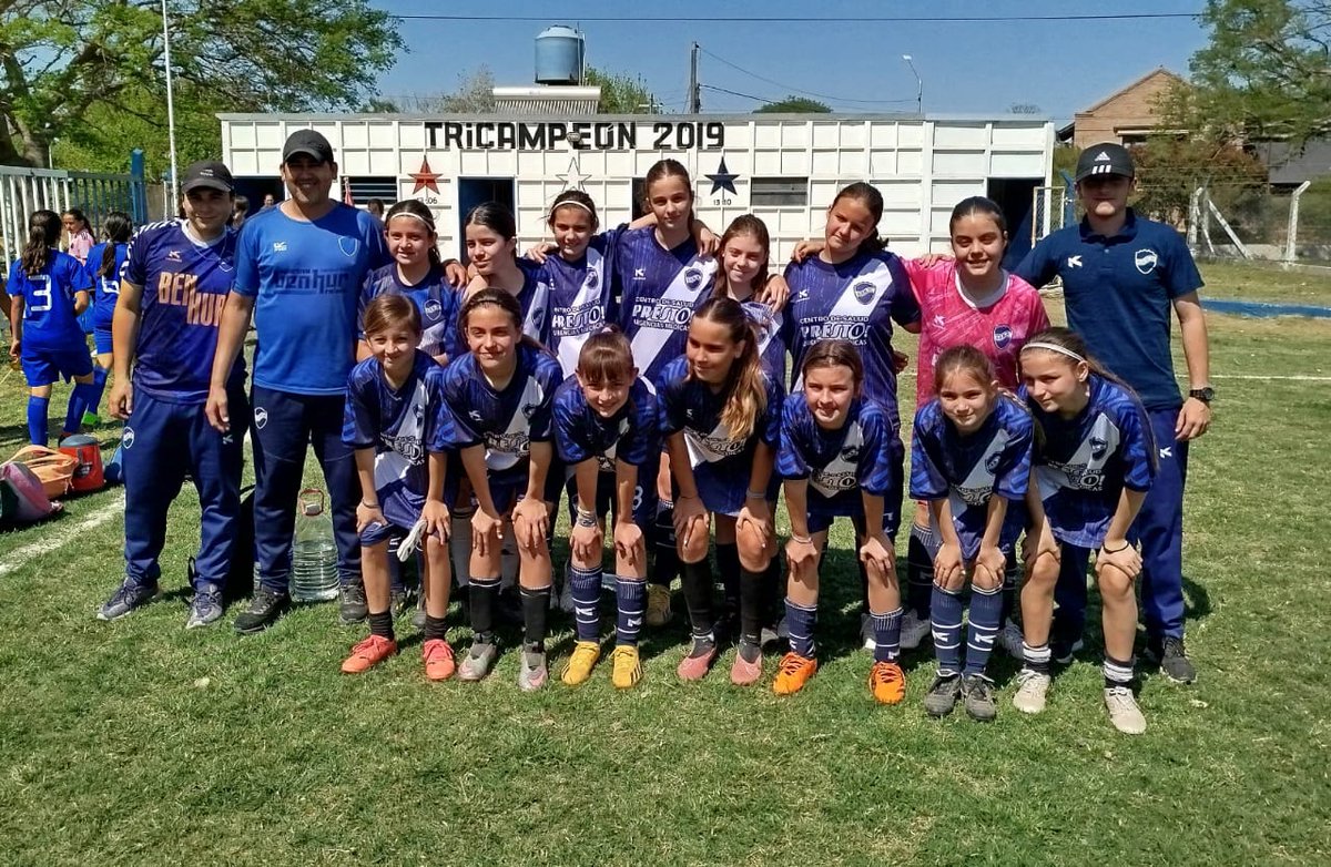 clubbenhur's tweet photo. ⚽️ #Infantiles. Este domingo, el equipo #Sub12 de #BenHur disputó una nueva fecha del Torneo “Clausura”. En el Campo de Deportes, las #Lobitas enfrentaron a Peñarol. El elenco de Villa Rosas se impuso por 1-0.
#VamosBenHur 🔵⚪🔵 https://t.co/vNqEPtT2RD